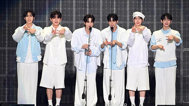 ARTIST OF THE YEAR (BONSANG)