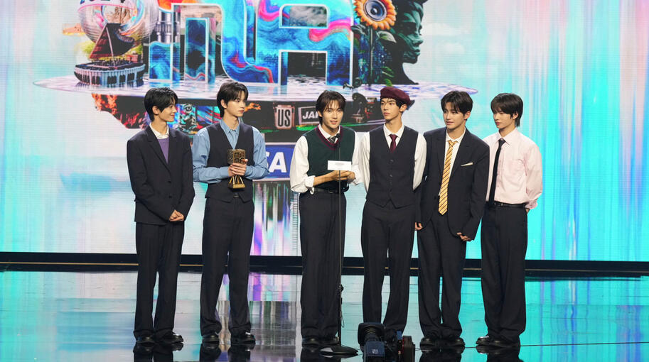 BEST NEW MALE ARTIST (ROTY)