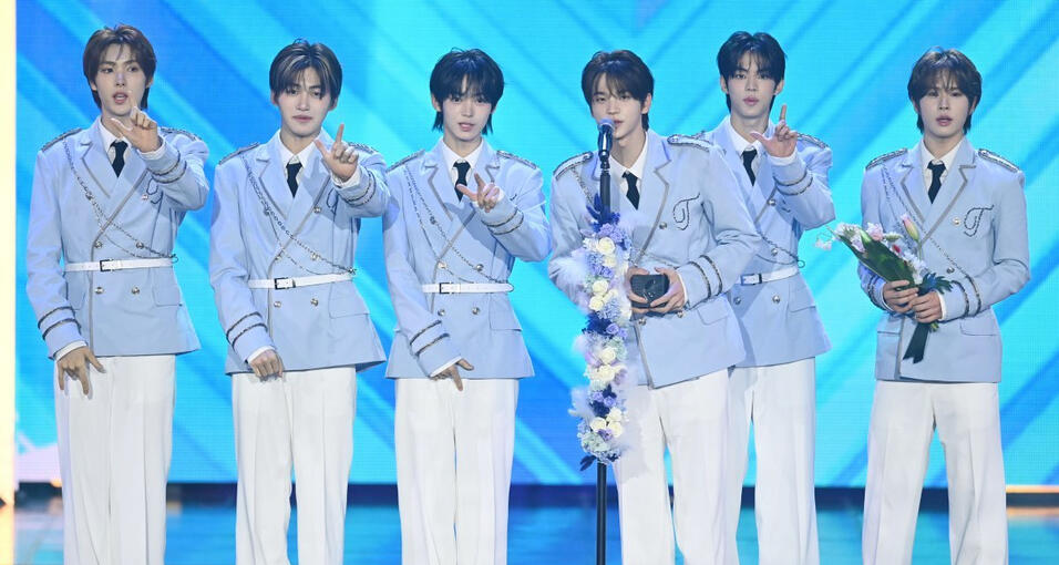 BLACK LABEL ROOKIE OF THE YEAR (DAESANG)